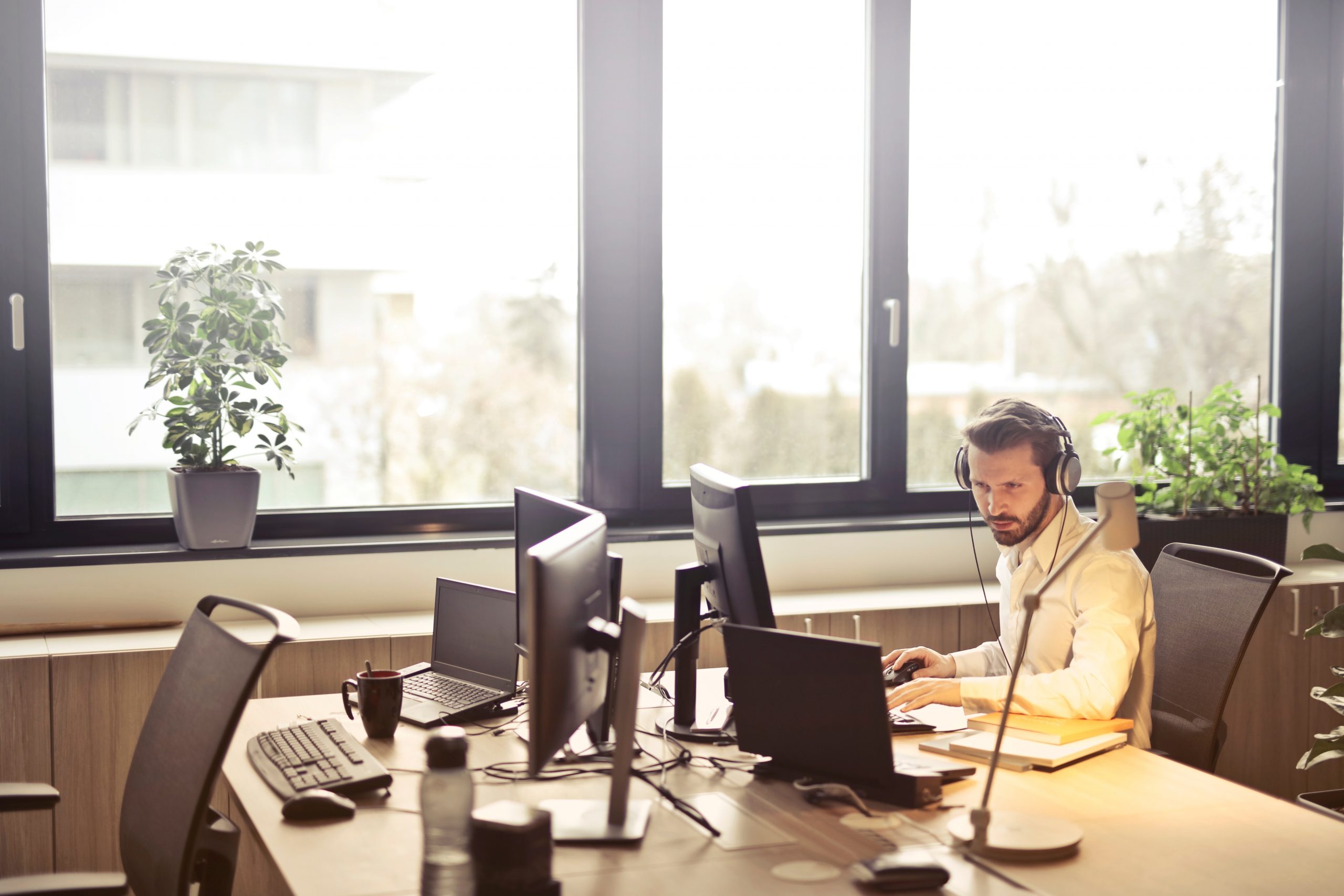 Business VoIP Unified Communications: Why Your Organisation Needs to Switch from the Old Telephone